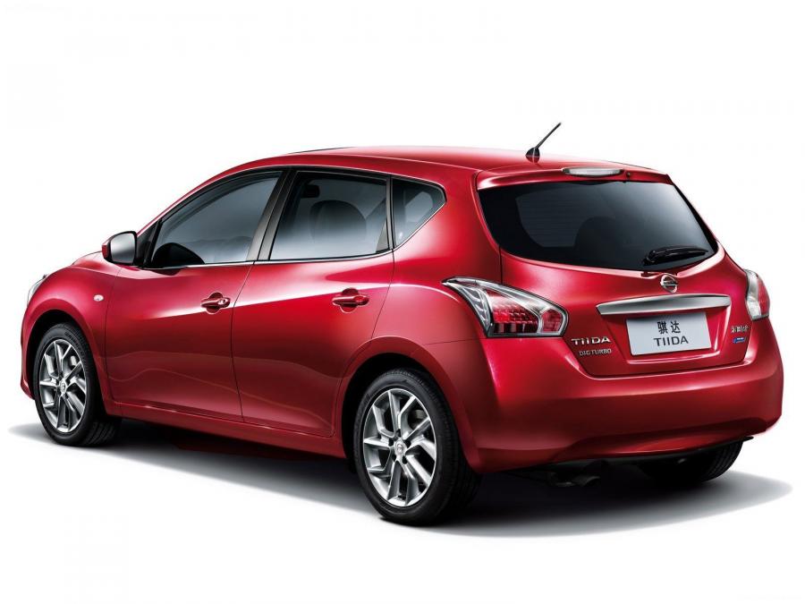  Nissan Tiida 2011 года  (фото 9 из 23)